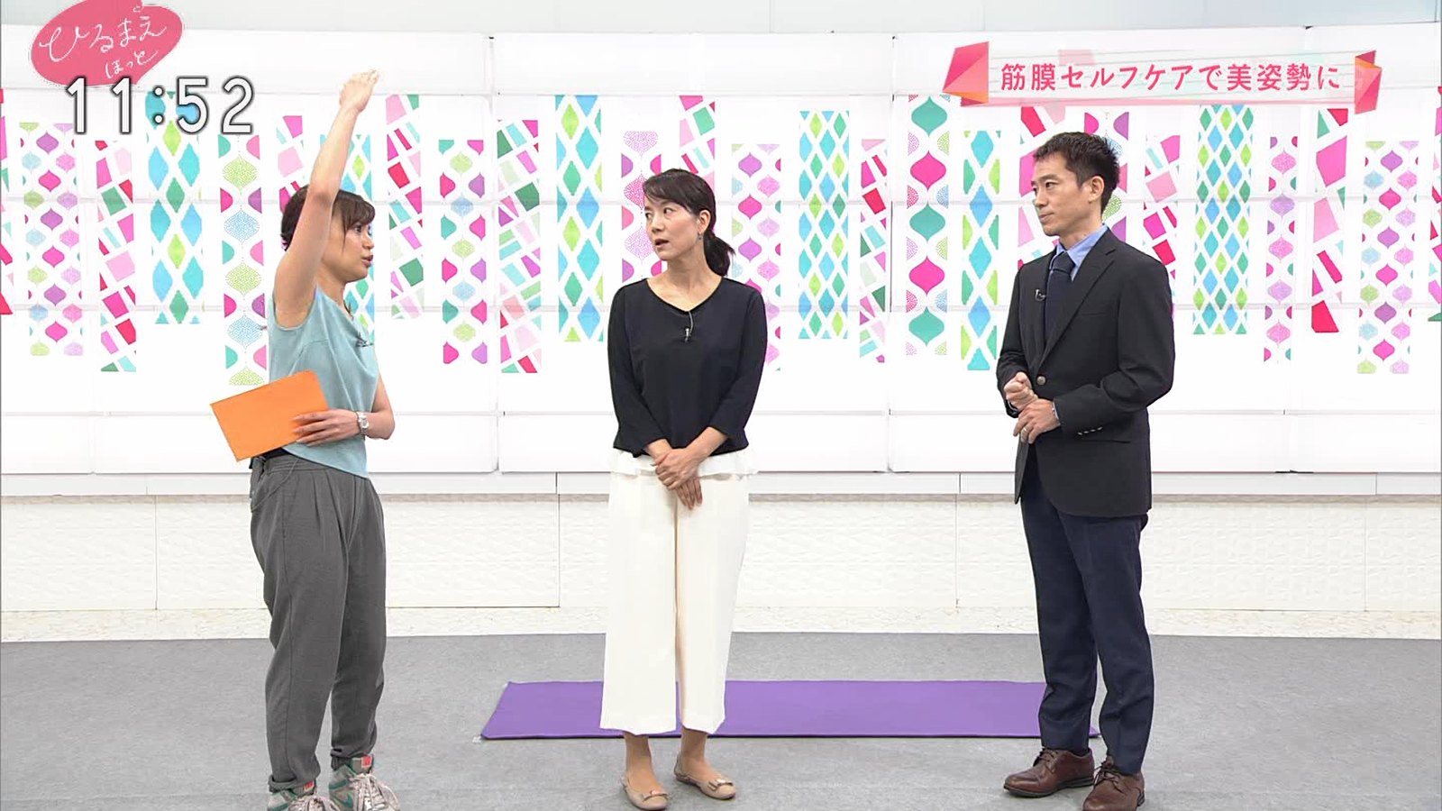 柘植恵水アナ Hなポーズをさせられてお腹が露出 Gif動画あり アナきゃぷ速報