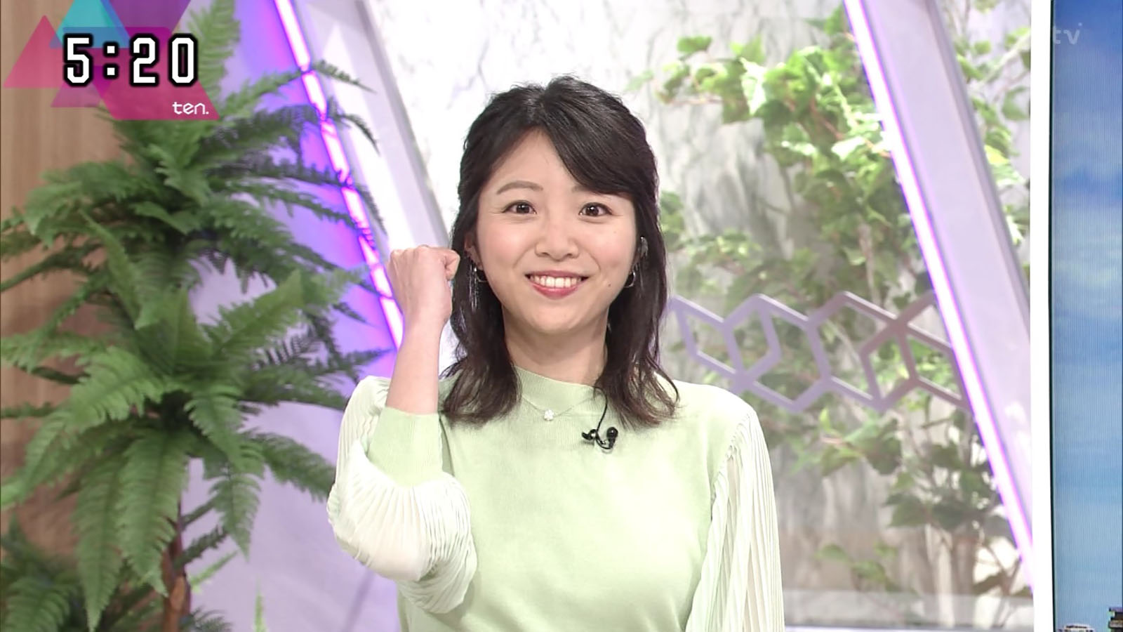 黒木千晶アナ 階段を登るお尻 アナきゃぷ速報 黒木千晶アナ 階段を登るお尻 アナきゃぷ速報