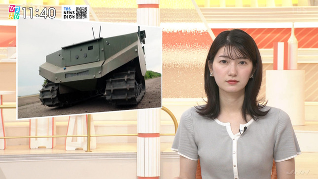 吉村恵里子アナ　ニットで胸元強調！！
