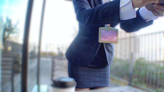 美人で巨乳な新卒OLさん 2