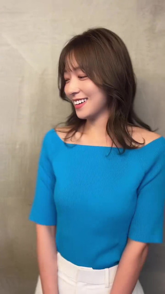 阿部華也子アナ　ニットで胸元強調！！【GIF動画あり】