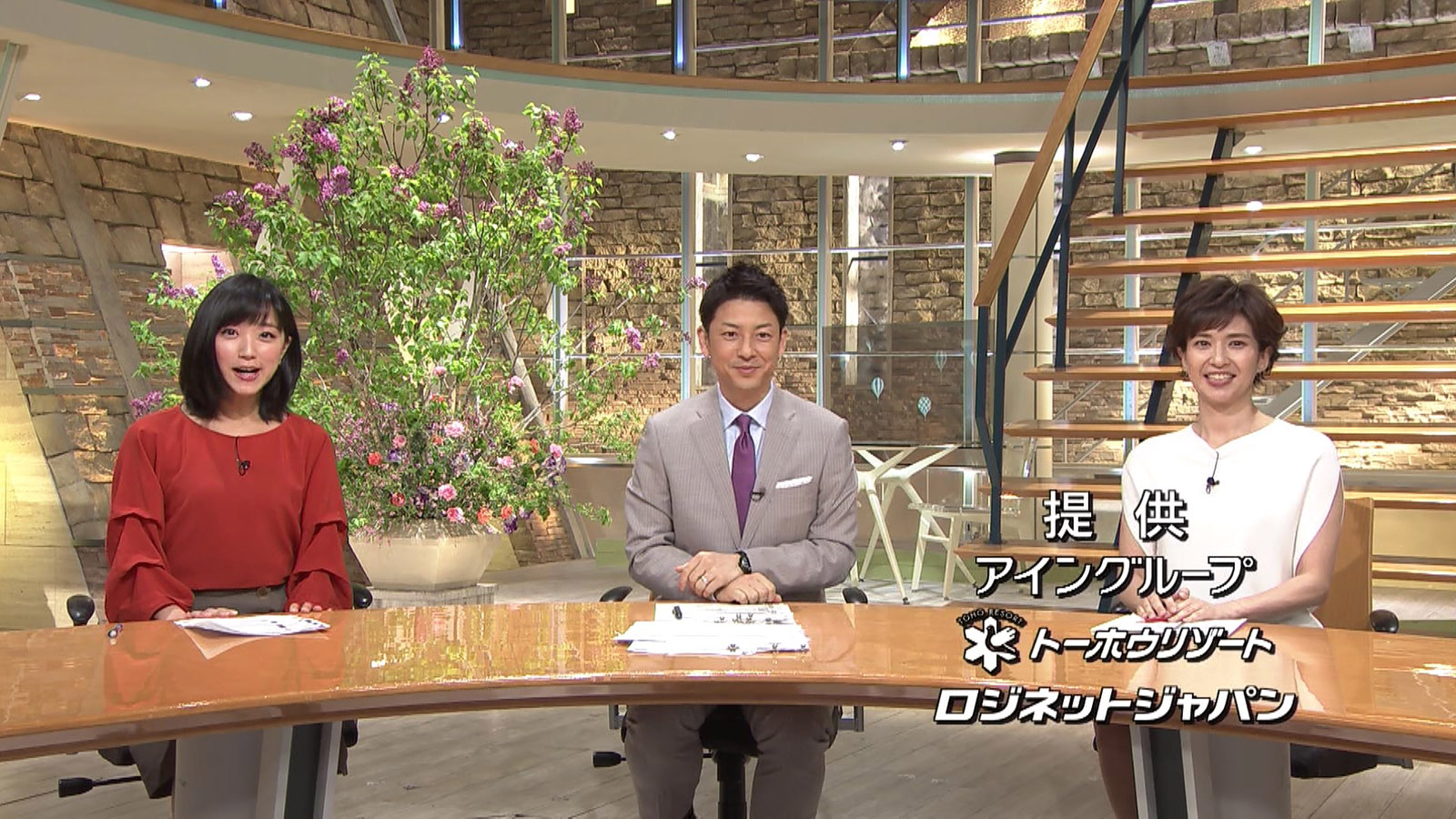 竹内由恵アナ タイトスカートで板を割る アナきゃぷ速報