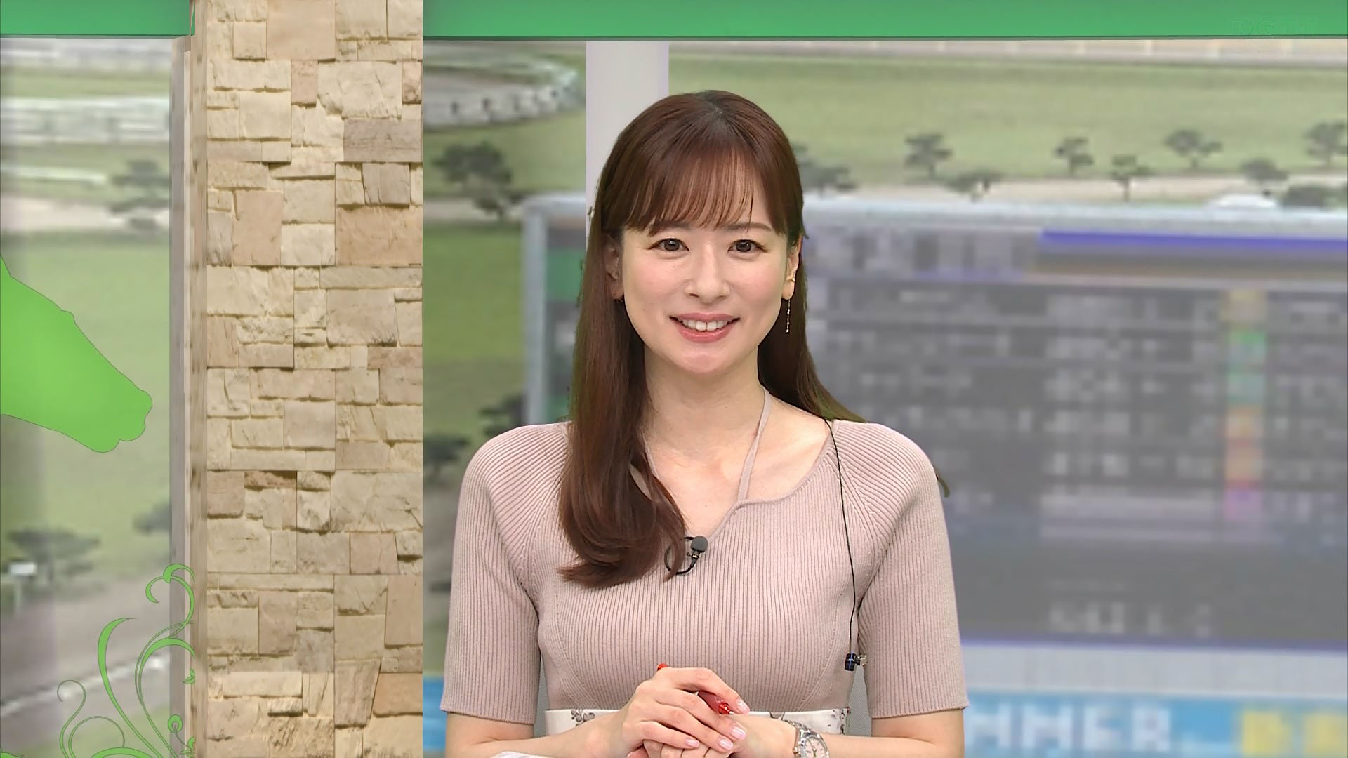 皆藤　愛子　接写 皆藤愛子アナ ニットで胸元強調！！ : アナきゃぷ速報