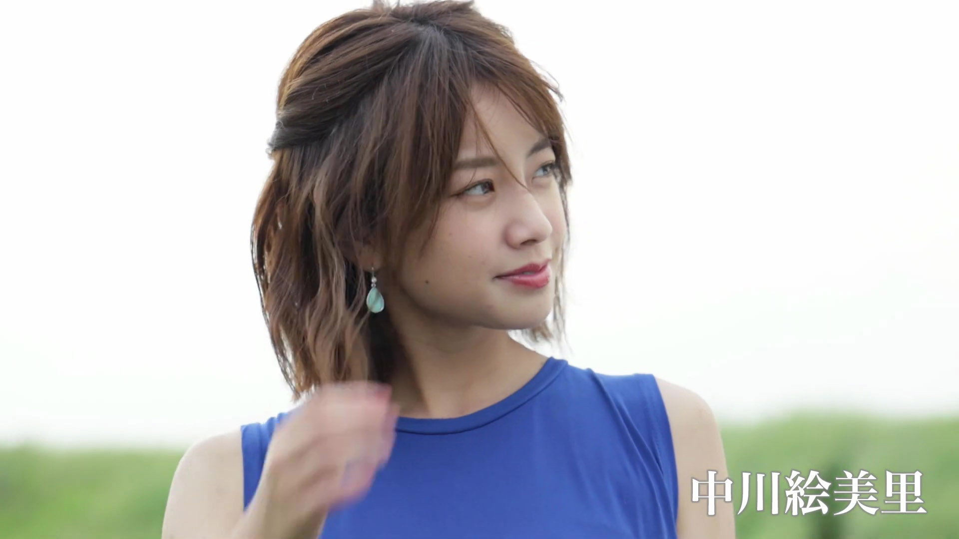 中川絵美里アナ プールで太ももチラ見せ アナきゃぷ速報