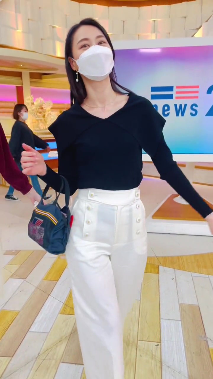 小川彩佳  パンチラ 小川彩佳アナ 透け透け腰回り！！【GIF動画あり】 : アナきゃぷ速報