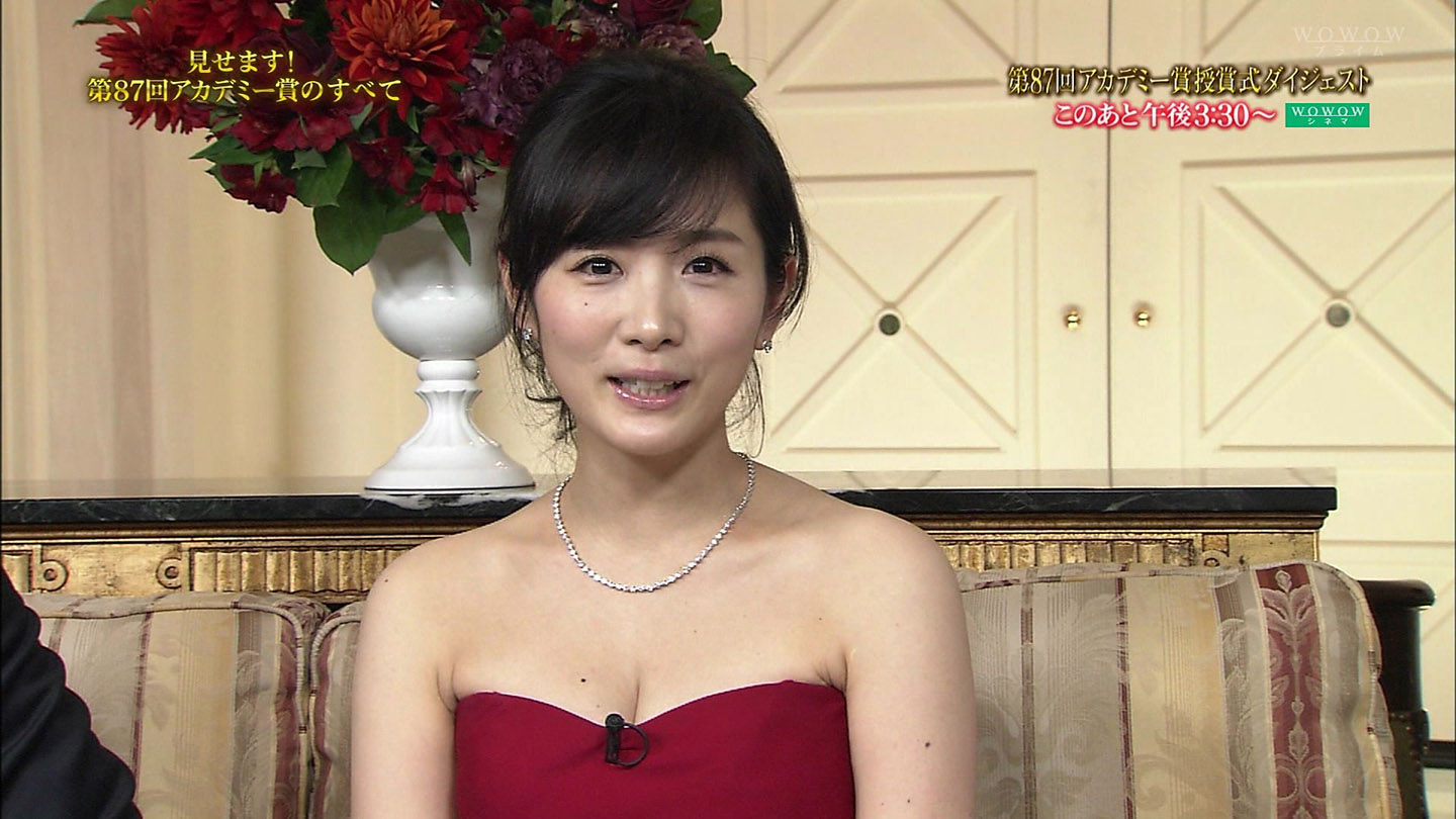 高島彩アナが谷間を強調してる アナきゃぷ速報 高島彩アナが谷間を強調してる アナきゃぷ速報