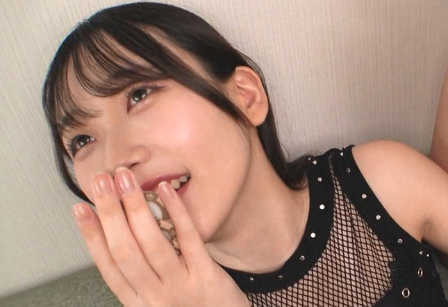 学校全休、所在なげパンク女子 8