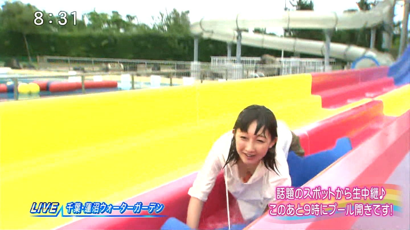 TV中継　乳首 関西テレビの新人アナがウォータースライダーでおっぱいポロリ放送事故！！ : アナきゃぷ速報