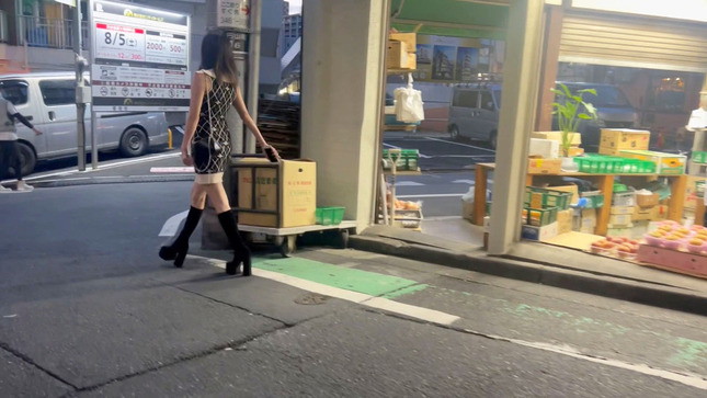 エロ配信で荒稼ぎする自惚れ女 3