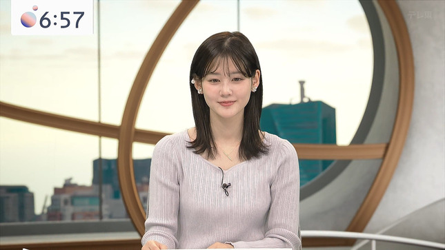 中原みなみアナ　ニットで胸元強調！！