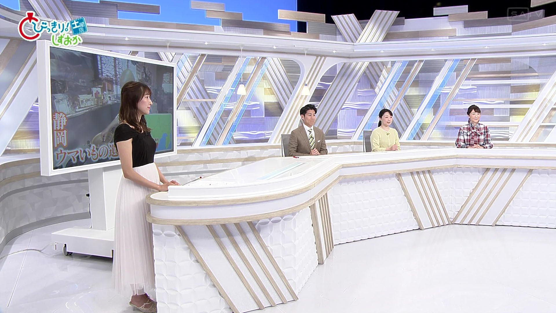 橋本菜穂子レイプ緊縛画像  池谷実悠アナ ニットで激しく胸元を強調！！【GIF動画あり】 : アナきゃぷ速報