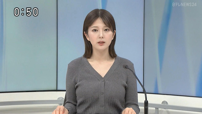 黒田みゆアナ　ニットで胸元強調！！