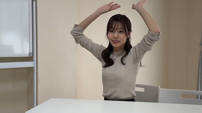 杉浦みずきアナ　くっきりニットに脇汗、乳揺れ！！【GIF動画あり】