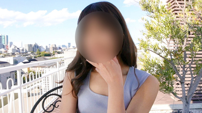 ミステリアスな美女アーティスト 4