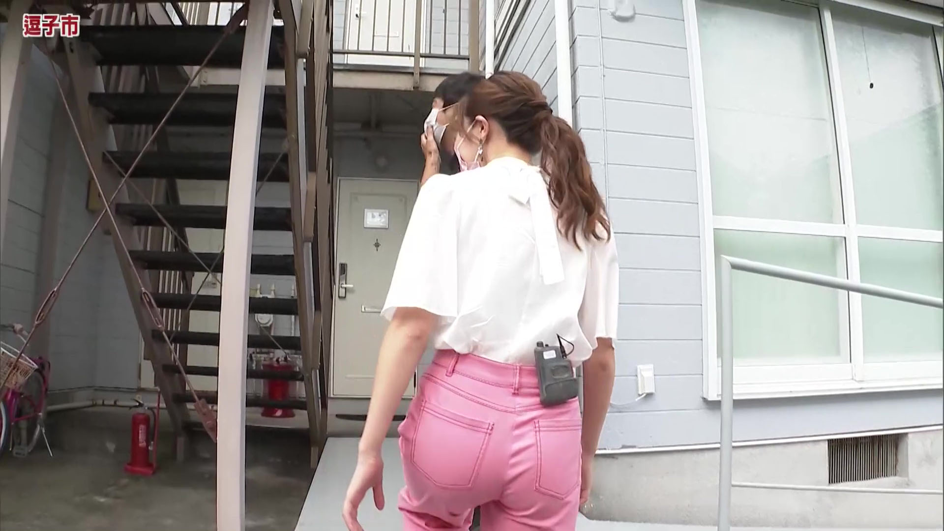 神奈川の人気アナ　セクシーなお尻アングルを連発！！【GIF動画あり】