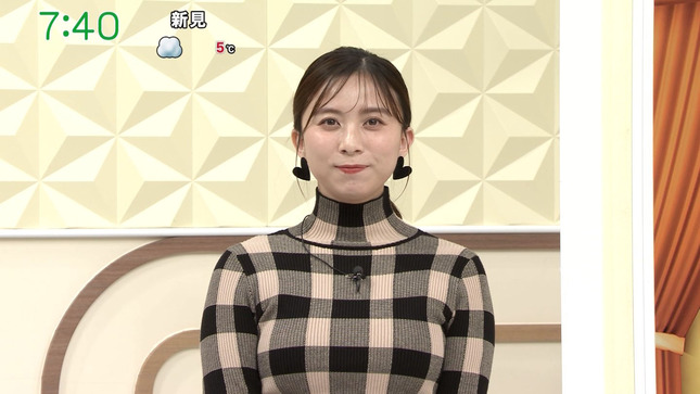 山本雪乃アナ　ニットで激しく胸元を強調！！