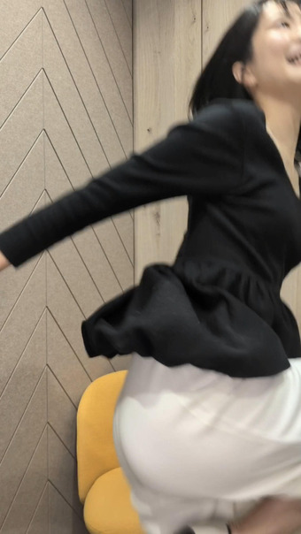 下村彩里アナ　飛び跳ねて食い込むお尻！！【GIF動画あり】