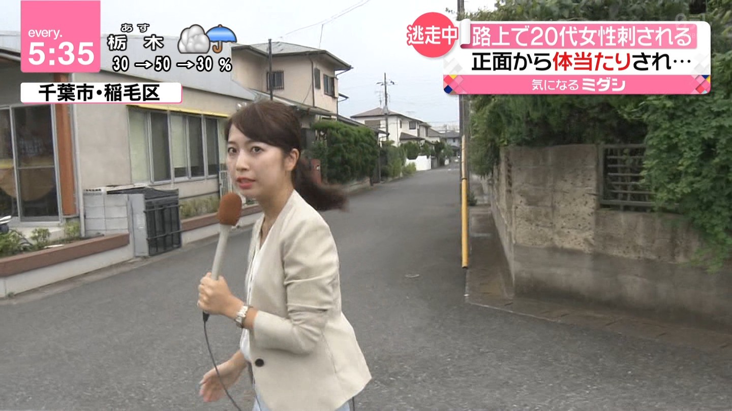 日テレ美人記者のお尻にセクシー過ぎるパン線 Gif動画あり アナきゃぷ速報