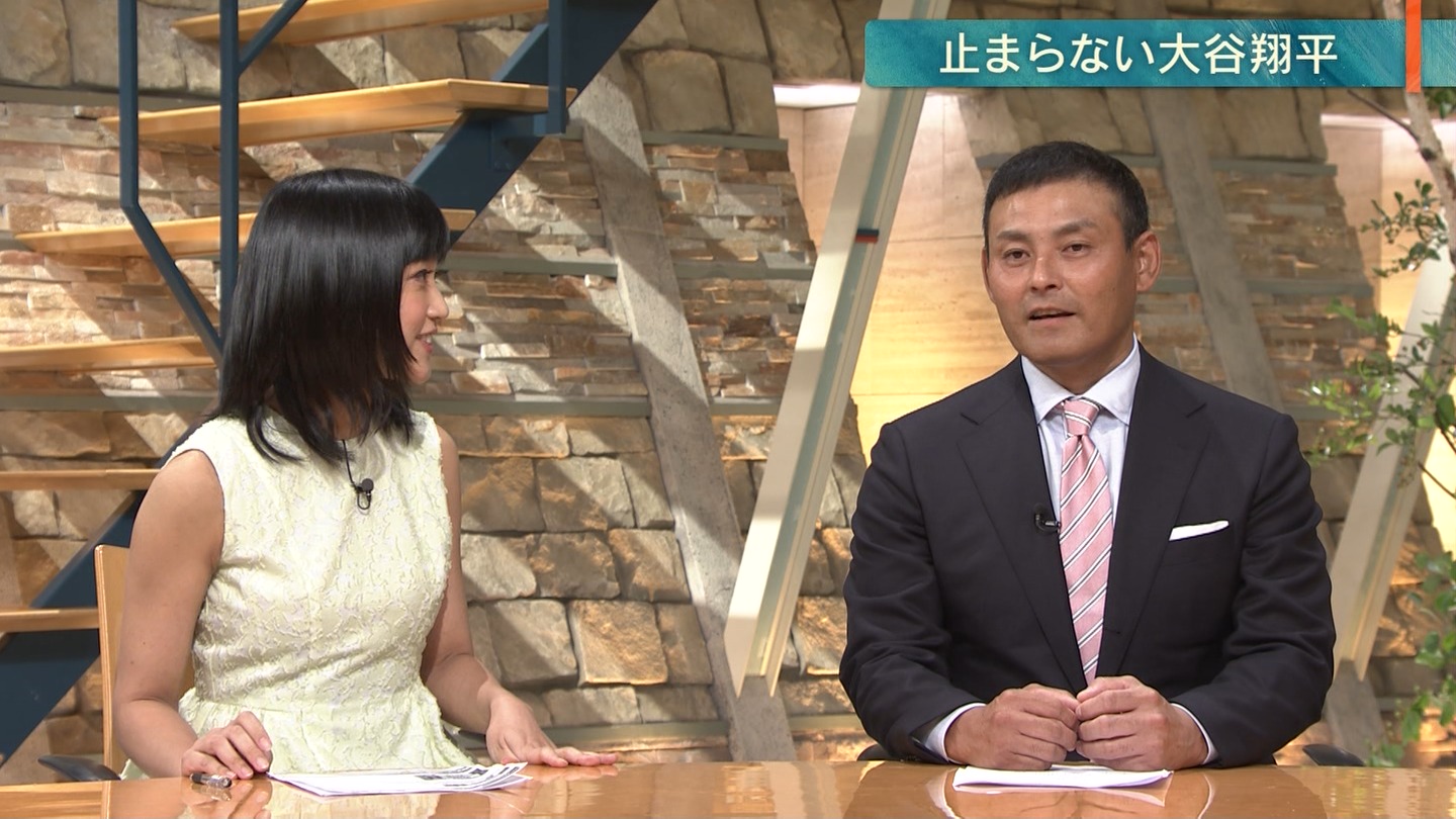 竹内由恵アナのスカートが椅子の肘掛けに引っかかるハプニング アナきゃぷ速報