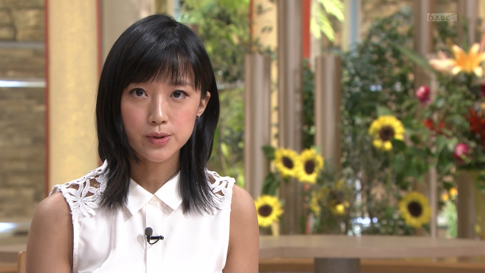 竹内由恵アナ ノースリーブの脇 アナきゃぷ速報