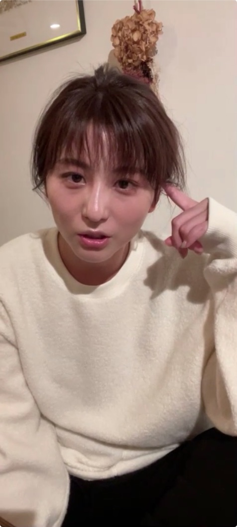 宇賀なつみアナ インスタライブでセクシー衣装生着替え アナきゃぷ速報