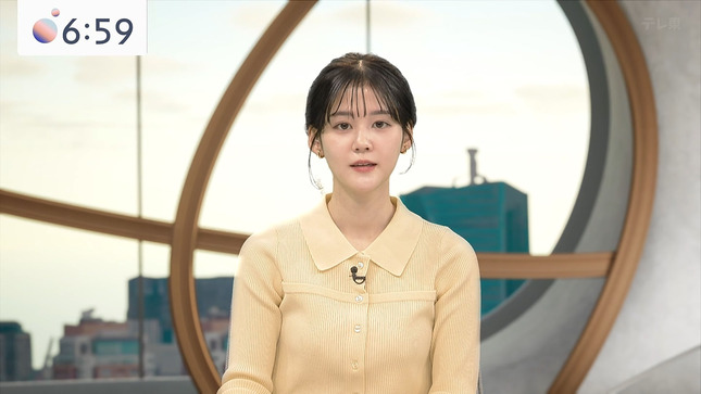 中原みなみアナ　ニットで胸を強調！！