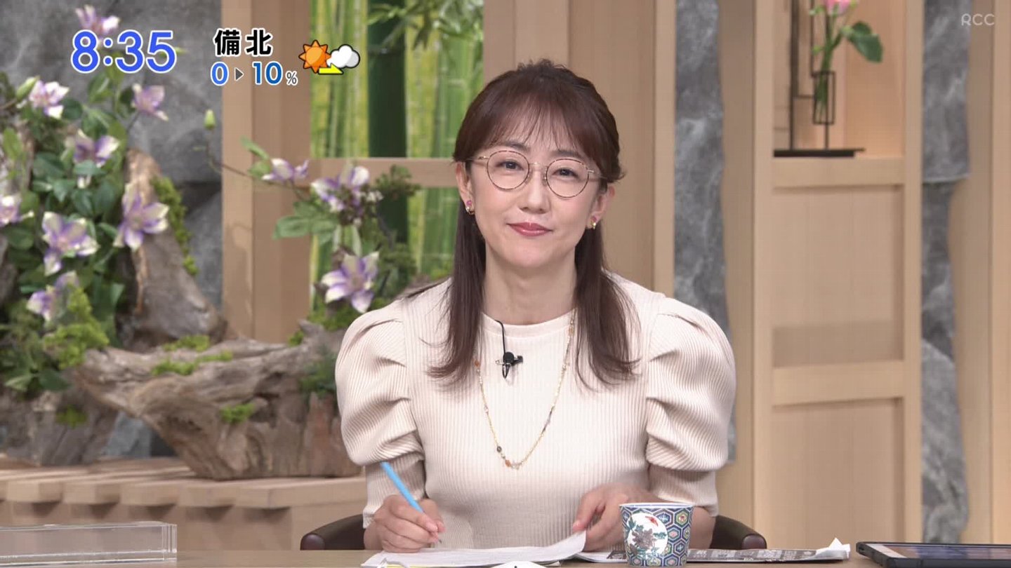 唐橋ユミアナ ニットの豊乳 アナきゃぷ速報