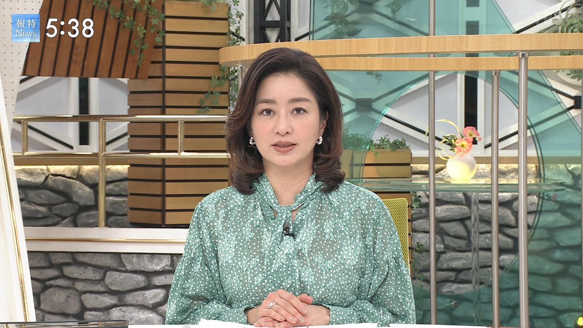 前場貴子　エロ 膳場貴子アナ ピタピタのニットで横乳がくっきり！！ : アナきゃぷ速報