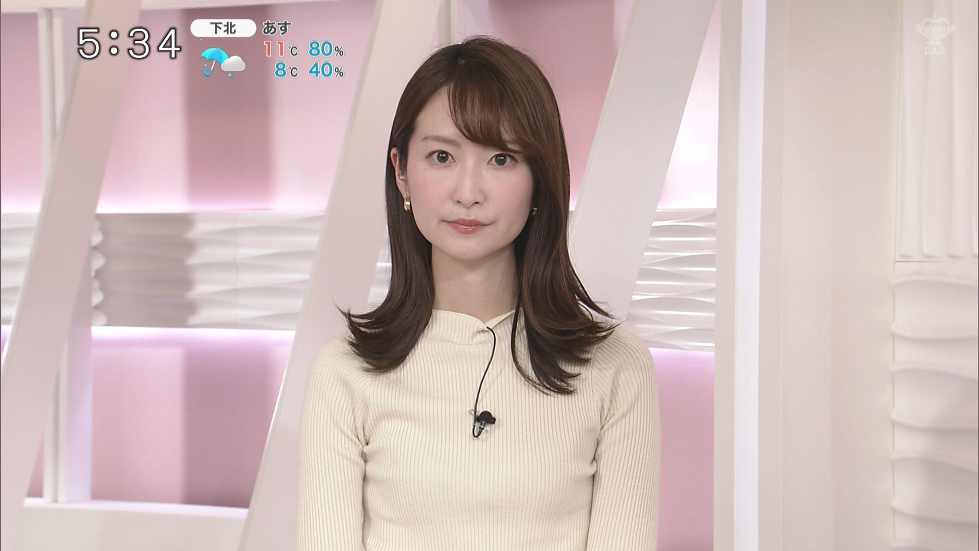 中島芽生アナ ニットの胸元がクッキリ！ : アナきゃぷ速報