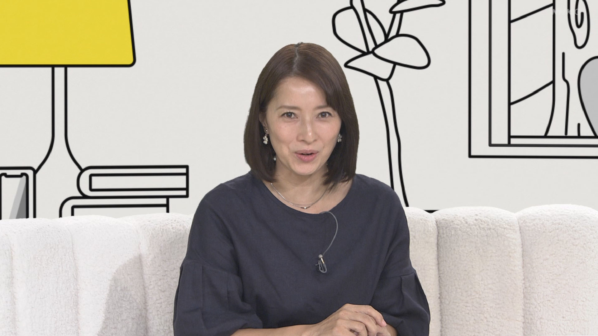 小郷知子アナ セクシーな胸の小窓! | アナきゃぷ速報