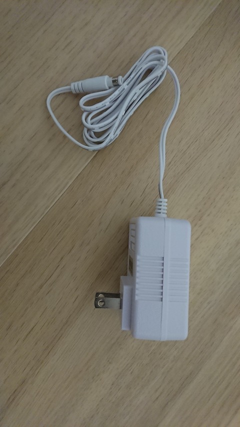 ACアダプタ2