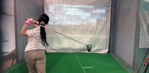 妻のドライバーショット