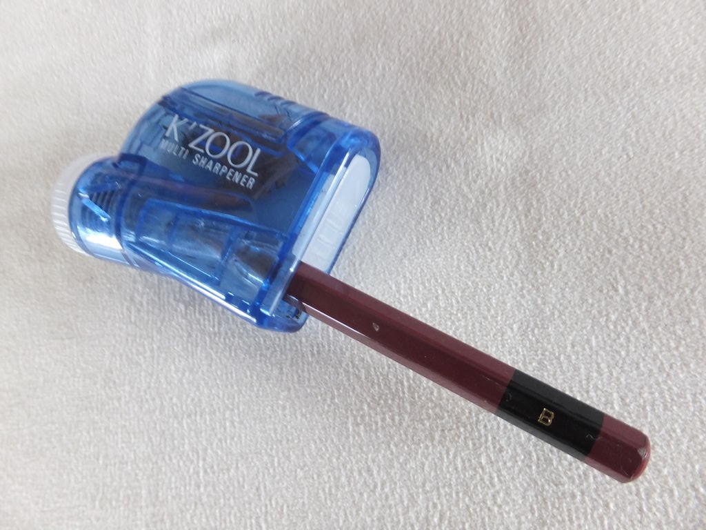 手回し鉛筆削りのすすめ 集中力が切れた時や煮詰まった時にリフレッシュできる手動鉛筆削り器とは 玩物喪志 佳境に至りてコーヒーブレイク