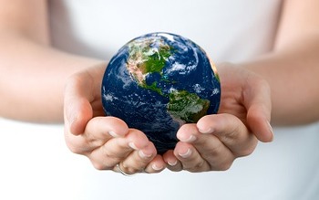 756-holding-earth-wallpaper-1920x1200-customity