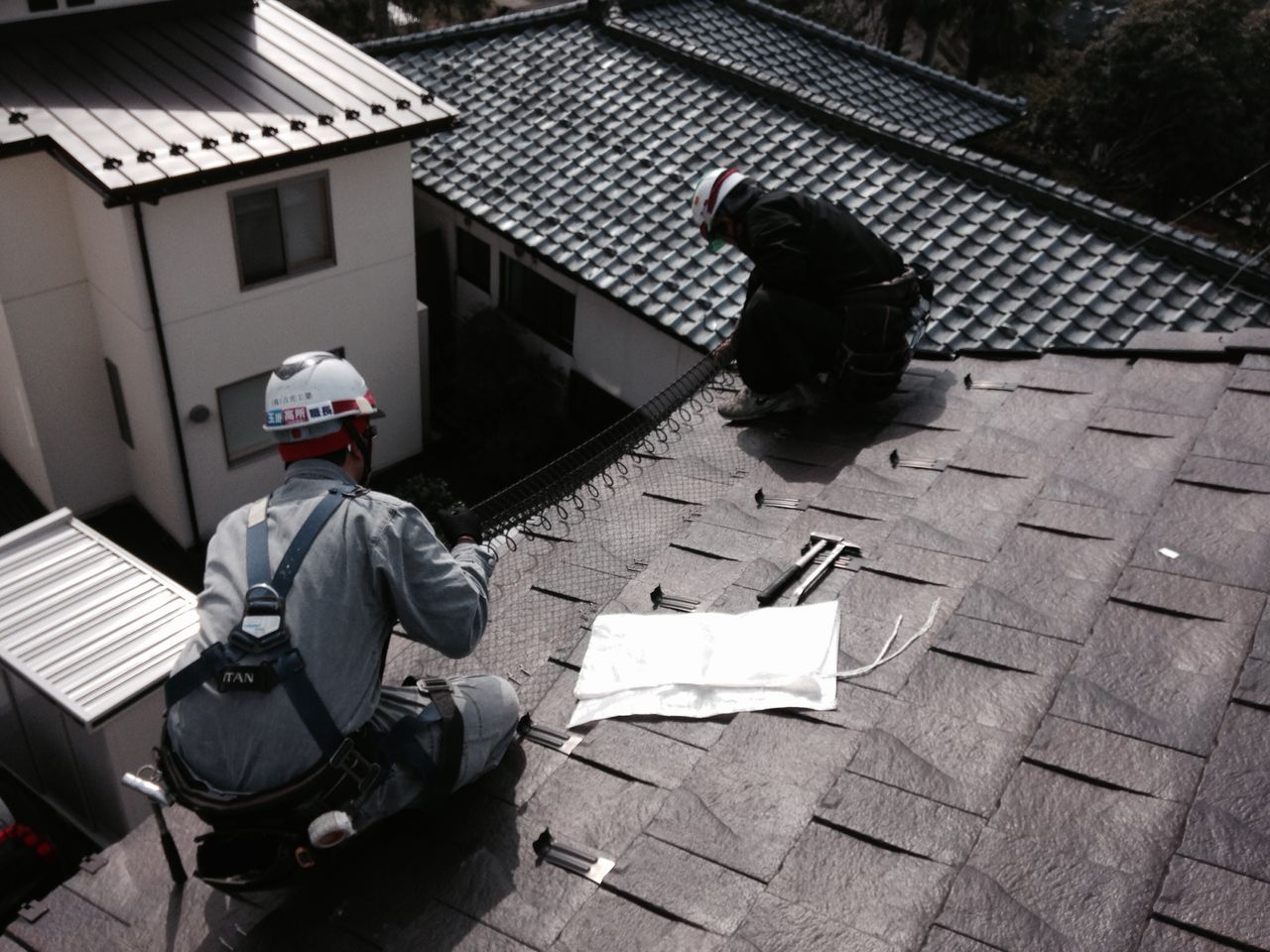 サンルームに雪が落ちるので 落雪対策でゆきもちくん取り付け 福井の屋根 雨樋 外壁 太陽光の工事店ブログ