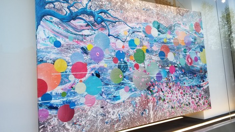 Itoshi Sakhrani 四ツ谷駅ショウウインドウ