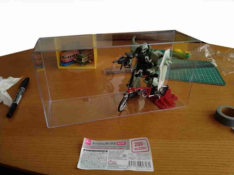 image-Gundam-display-case-DIY_1