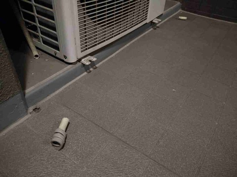 image-Air-conditioner-drain-hose_1