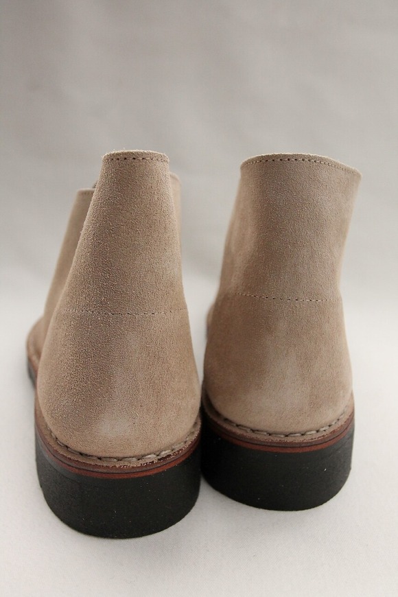 SOLOVAIR ”Chkka Boots Suede SAND” (9)