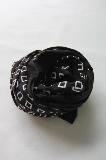 NOUN Bandana Stole V Half BLACK