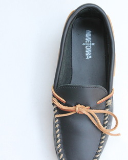 MINNETONKA ”Camp Moc BLACK”250427 (4)