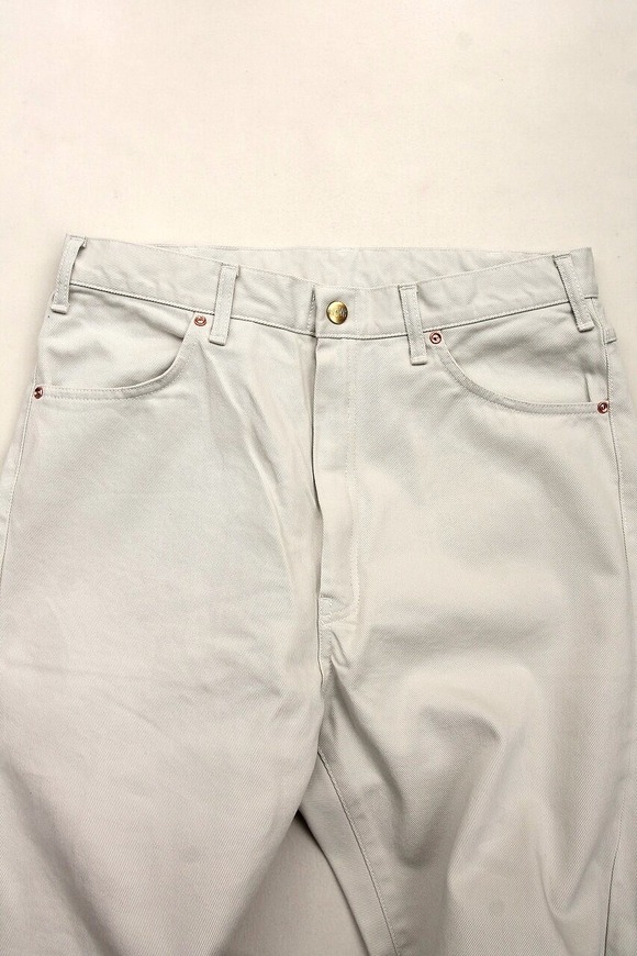 NOUN ”UF WHITE” 2307072