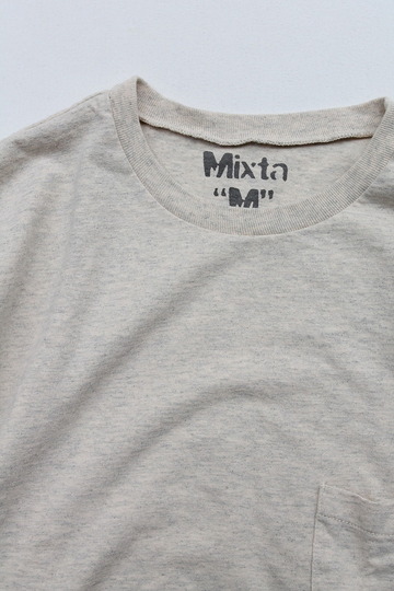 MIXTA Crew Neck with Pocket OATMEAL (2)