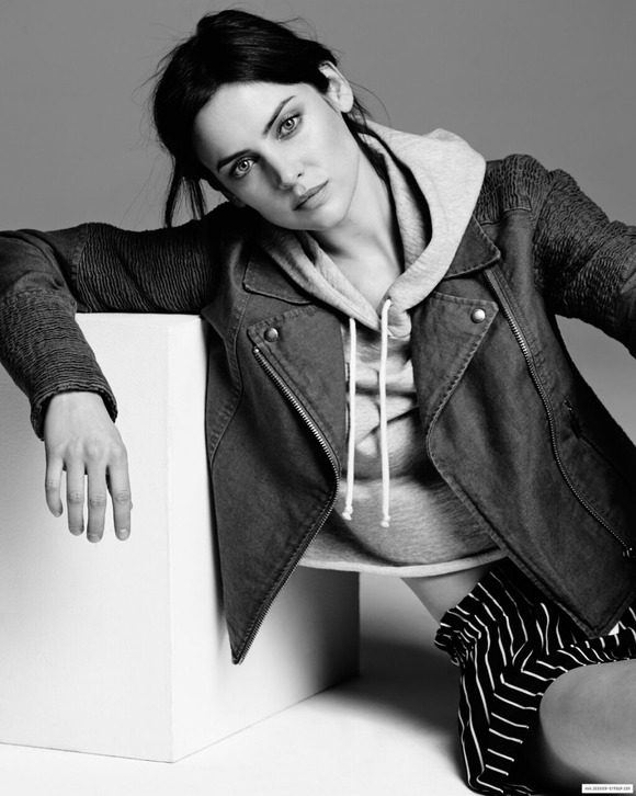 誕生日 Jessica Stroup