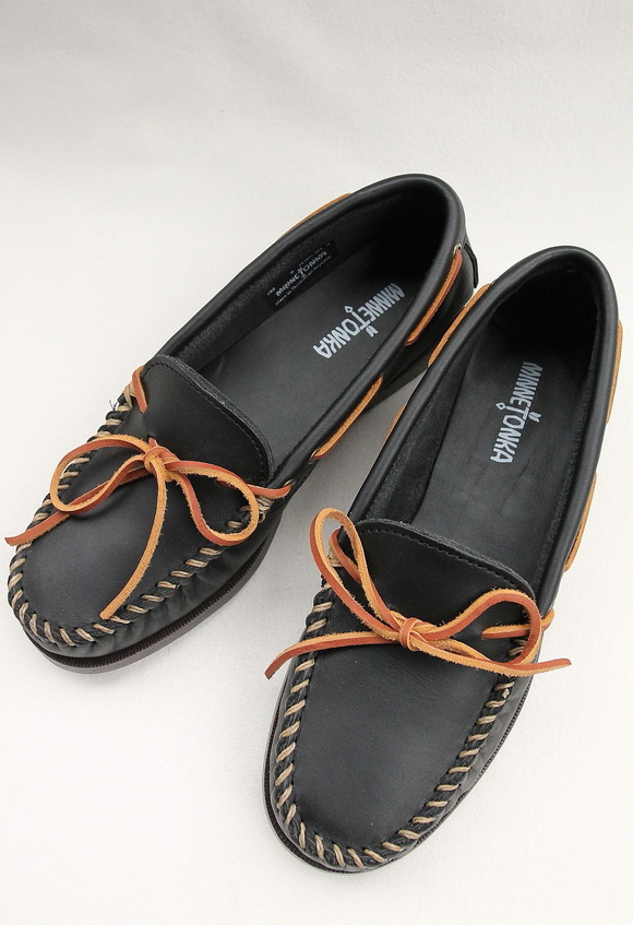 MINNETONKA ”Camp Moc BLACK”