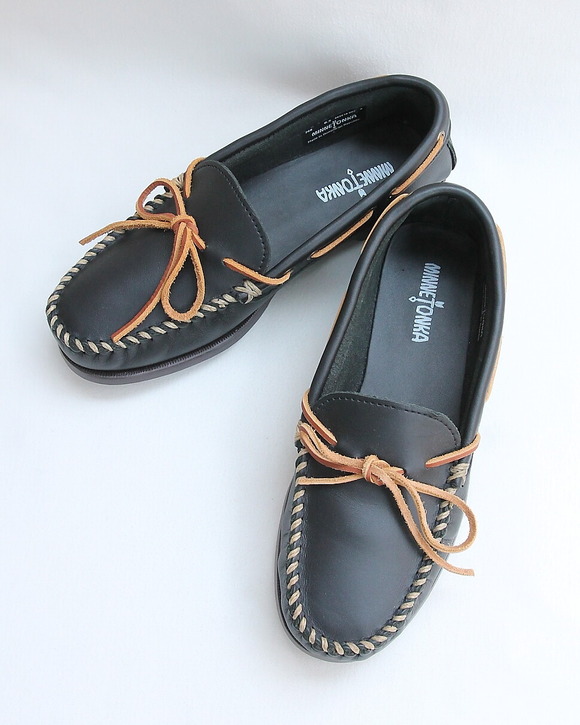 MINNETONKA ”Camp Moc BLACK”250427 (3)