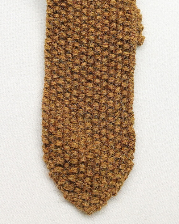 BLACK Sheep ”Hand KnitTie V HARVEST”251005 (4)