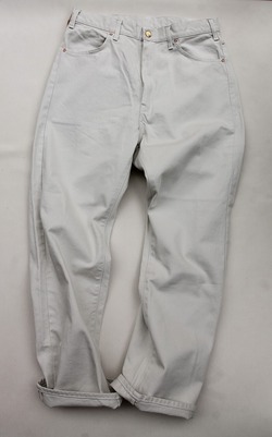 NOUN ”UF WHITE” 230707 (5)