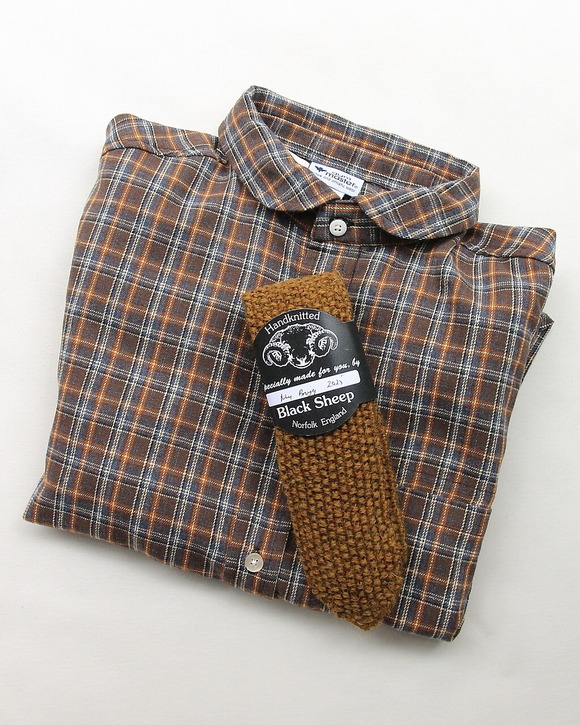 BLACK Sheep ”Hand KnitTie V HARVEST”251005 (5)