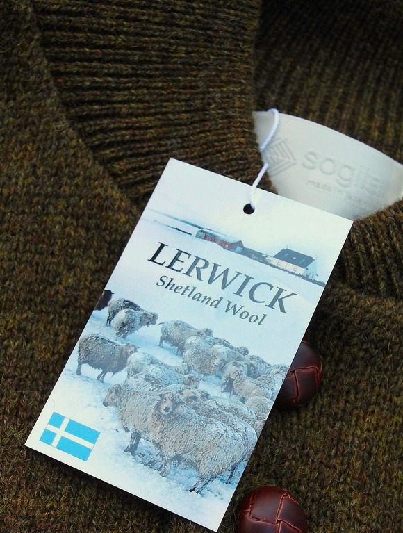 Soglia ”LERWICK Henreyneck Sweater OLIVE”2310225